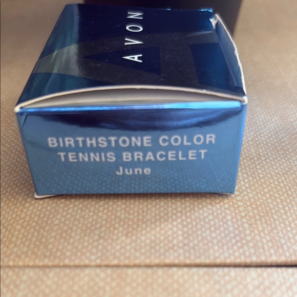 Vintage Avon Moonstone Style Tennis Bracelet June Birthstone Silver Tone NIB B32 - Picture 14 of 14